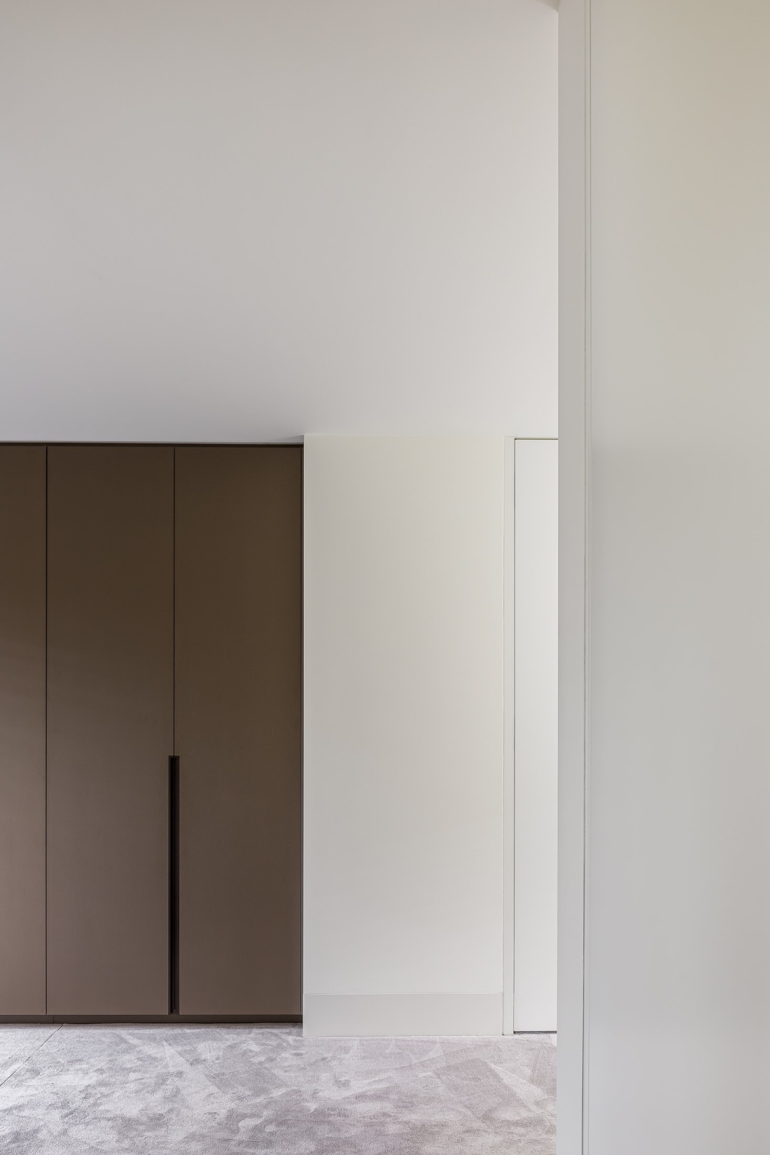 Maatwerk kast met ingebouwde grepen, strakk interieurbouw