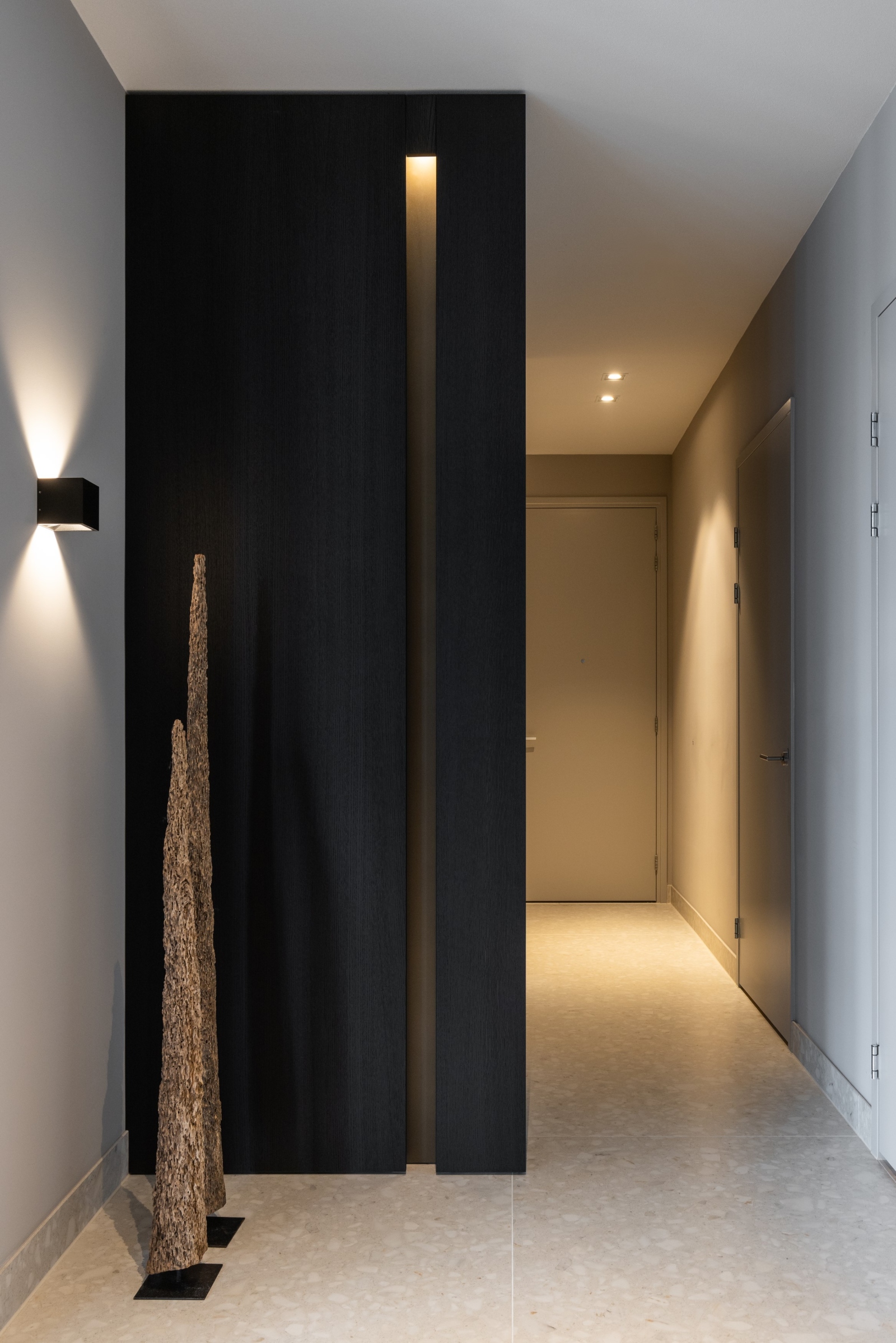 strakk interieurbouw, gang inspiratie, hal idee, maatwerk kast