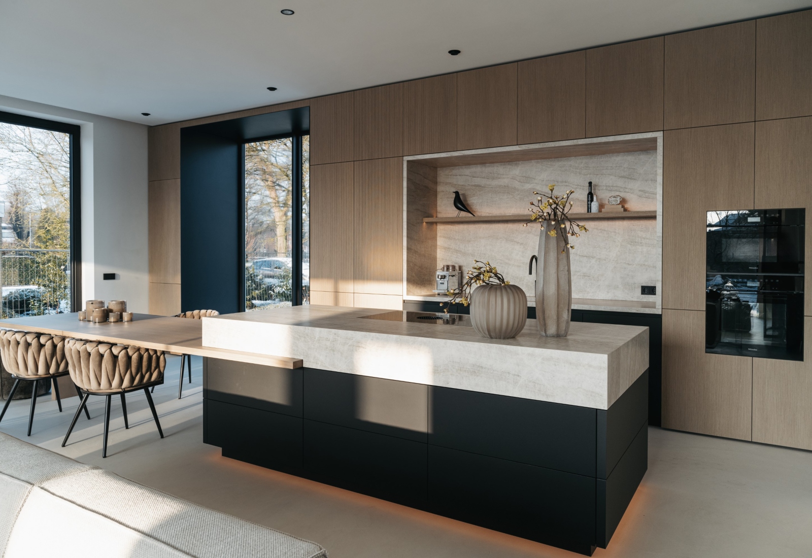 Moderne keuken met eiland door Strakk Interieurbouw