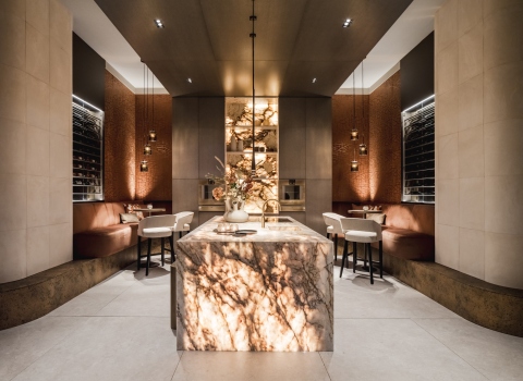 Excellent beurs, luxe keuken, lichtdoorlatend natuursteen, strakk interieurbouw, exclusieve keuken, linda pol