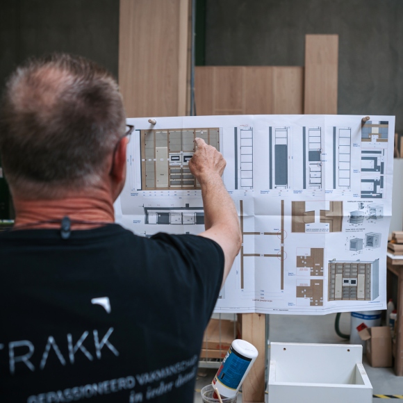 Service melden, strakk interieurbouw