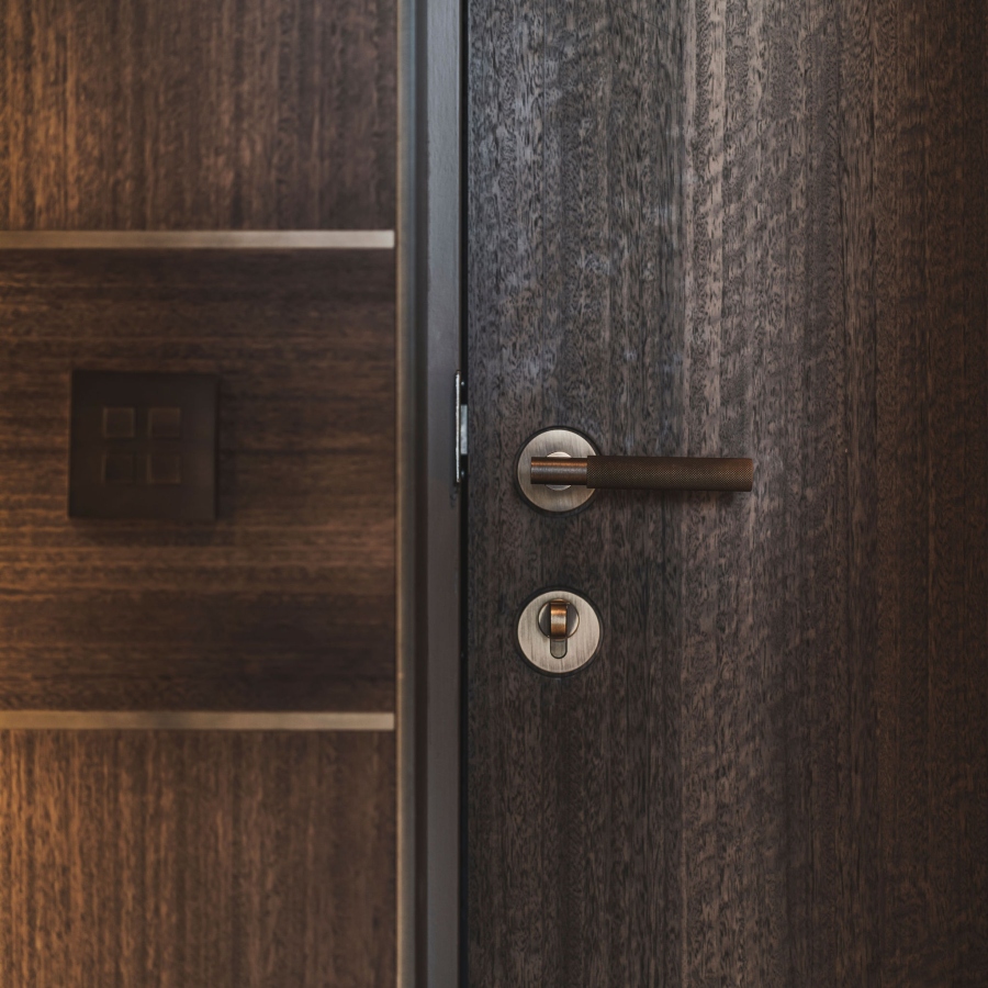 Houten binnendeur met exclusieve greep